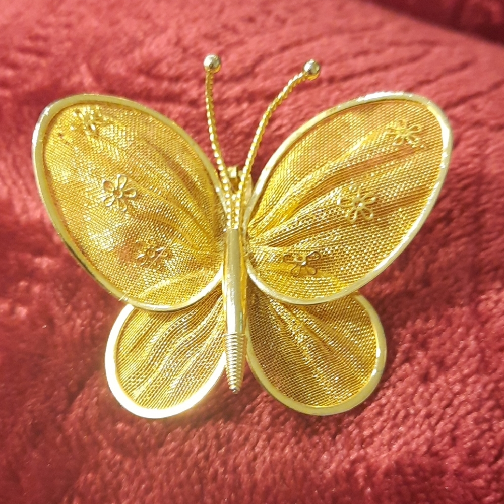 Butterfly Gold Tone Brooch/Pendent